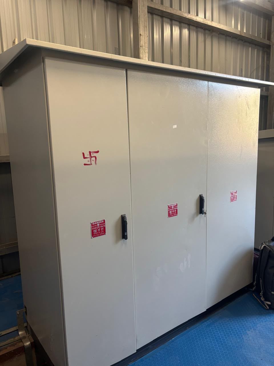 Distribution panel